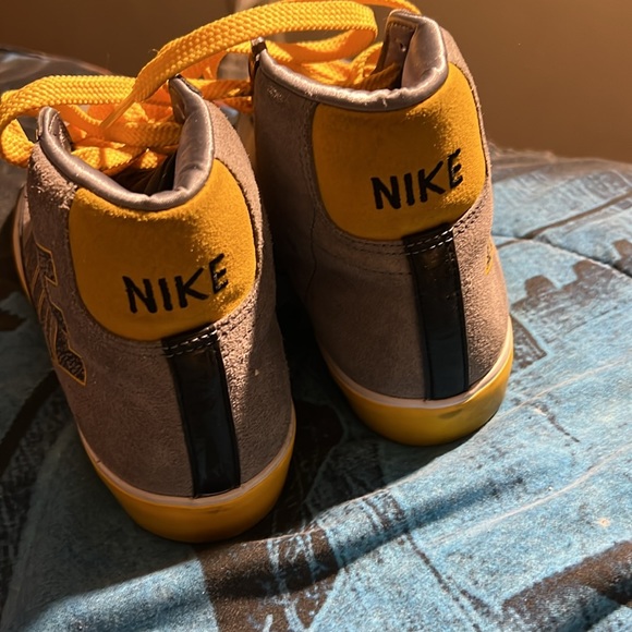 Men’s Nike Blazer - Picture 4 of 5